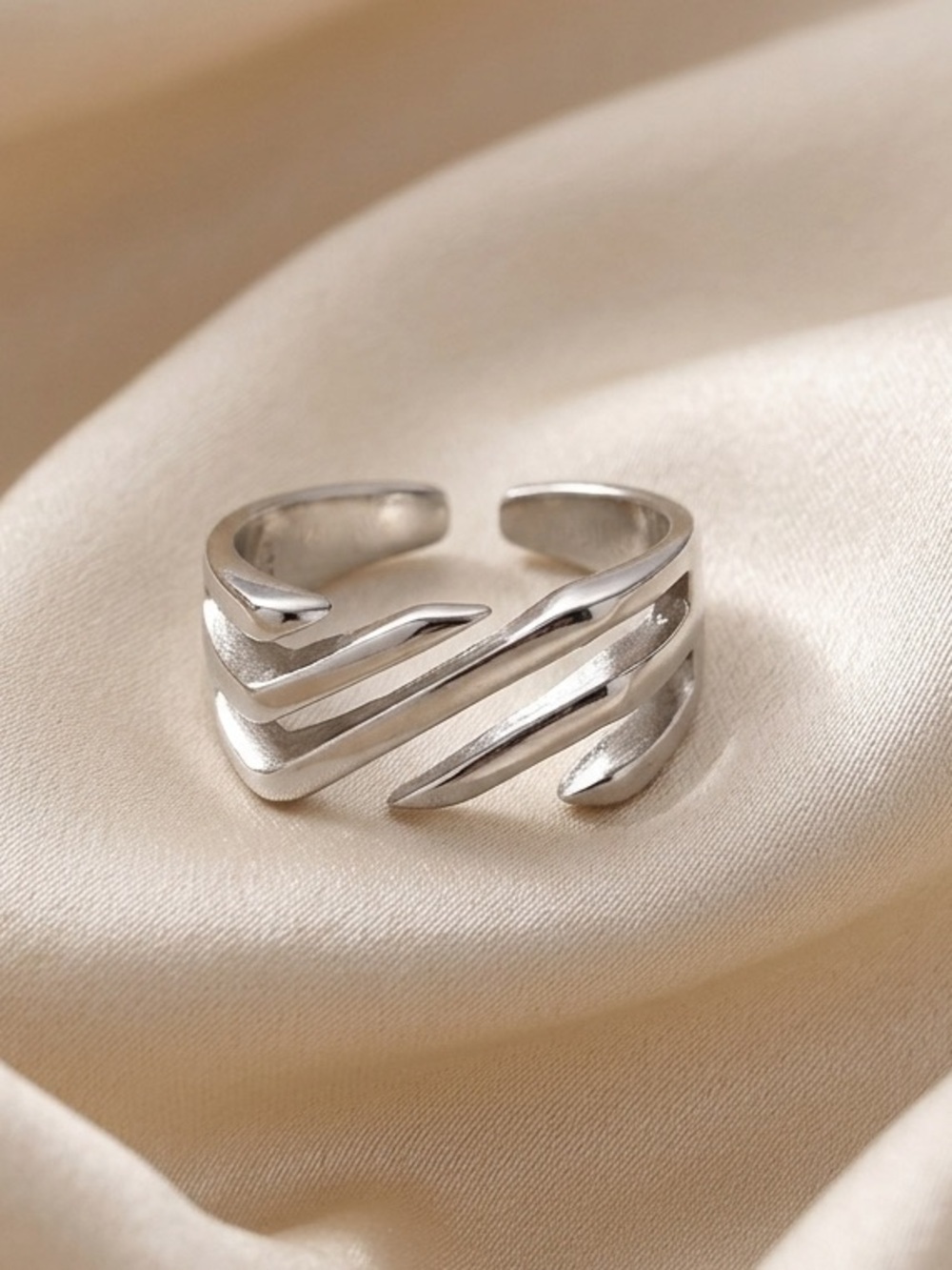 925 Sterling Silver Open Chevron Band Ring